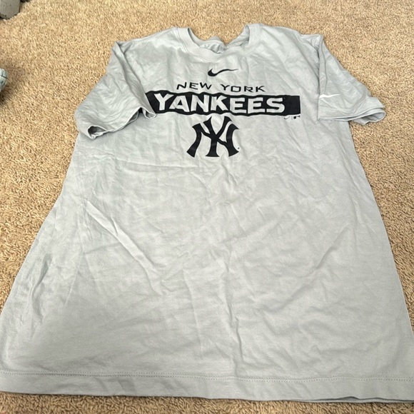 Men’s Nike tshirt - Picture 1 of 3